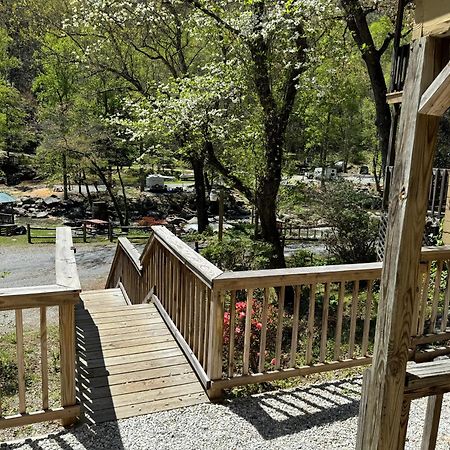 The Evening Shade River Lodge And Cabins Chimney Rock Eksteriør bilde